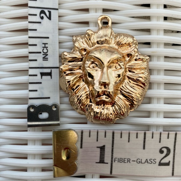 Set of 5 Gold Metal Lion Head Jewelry Pendants - Picture 17 of 17